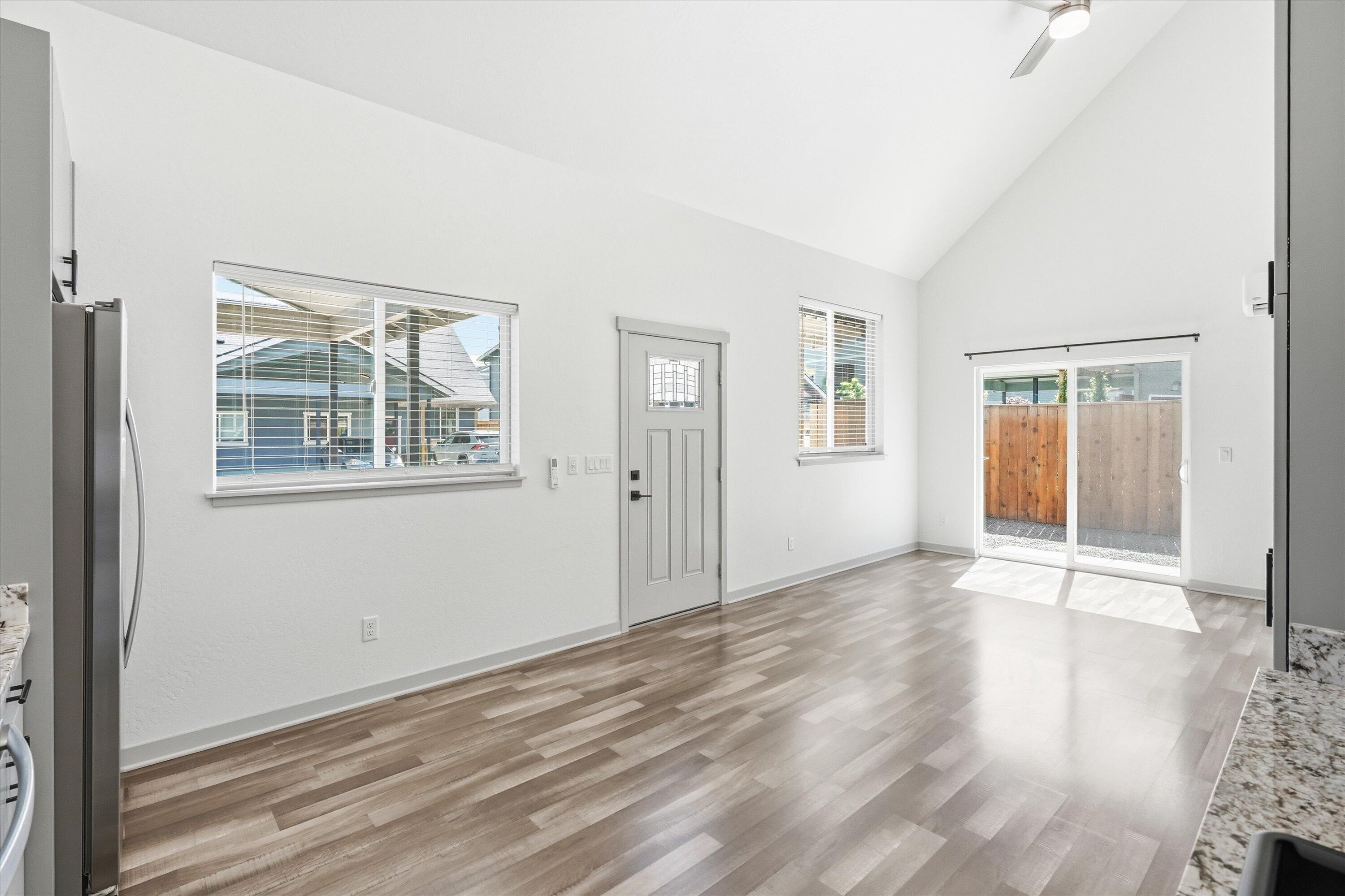 412 Azalea Court Talent, OR 97540 - Photo 15 of 38 15-412 Azalea Ct-11