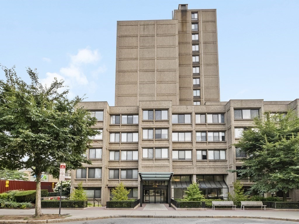 1731 Beacon Street, Unit 202 Brookline, MA 02445 - Photo 11 of 32