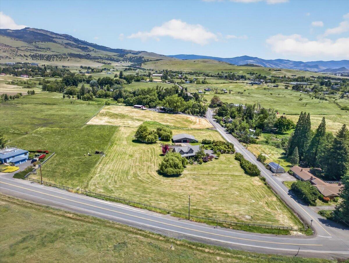 39 East Valley View Road Ashland, OR 97520 - Photo 64 of 73 77-78