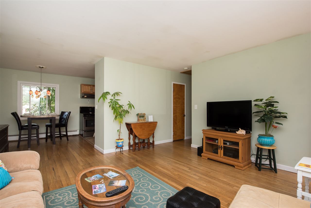 68 Ocean Road Portsmouth, NH 03801 - Photo 4 of 26 Gallery Image 4