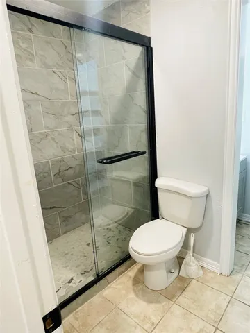 $1,900 | 1225 Clover Drive, Angleton, TX 77515