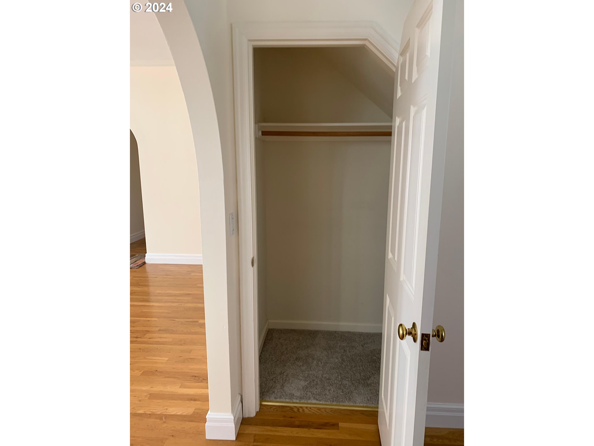 9916 Northwest Abbey Road Portland, OR 97229 - Photo 8 of 48