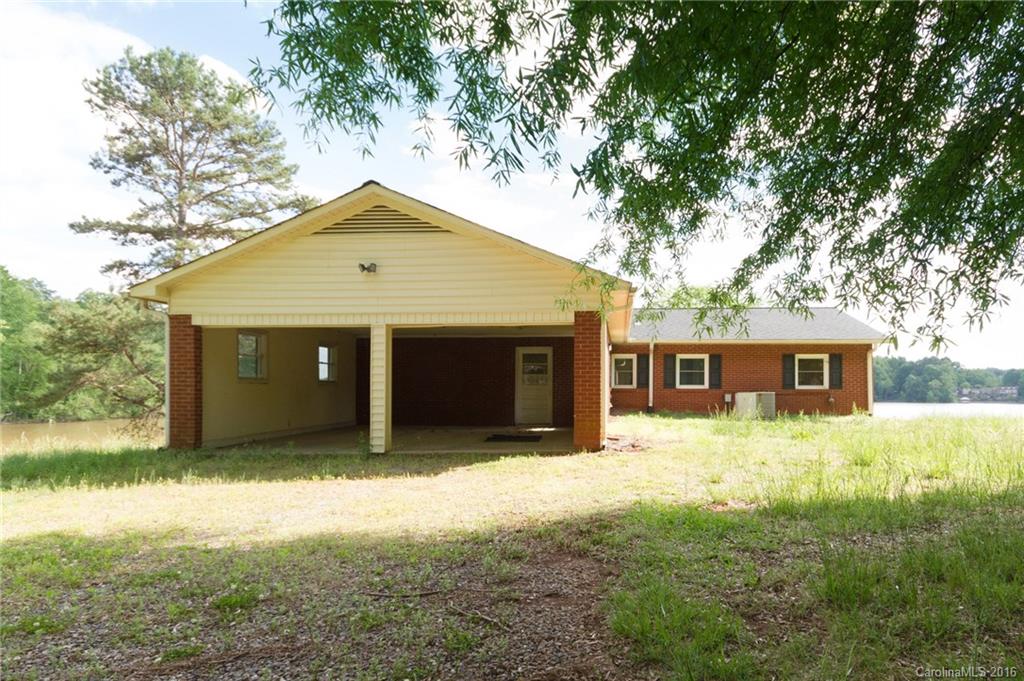 461 Carriage Road Statesville, NC 28677 - Photo 2 of 24