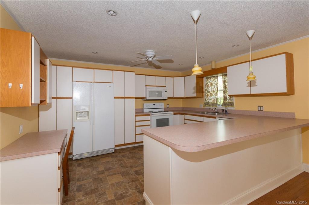 461 Carriage Road Statesville, NC 28677 - Photo 4 of 24