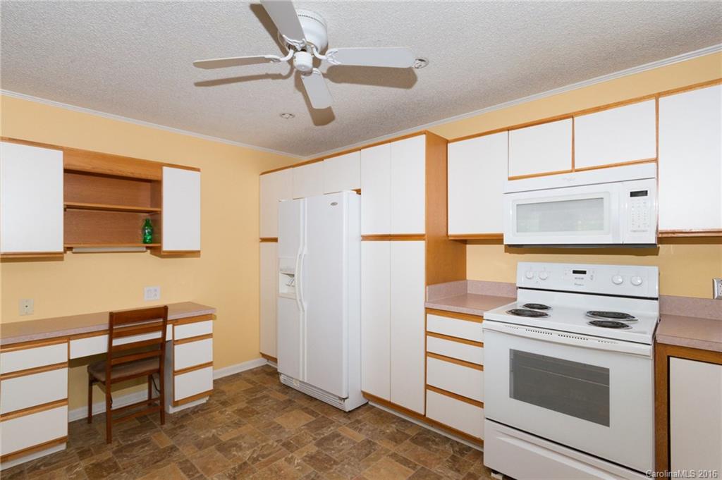 461 Carriage Road Statesville, NC 28677 - Photo 6 of 24