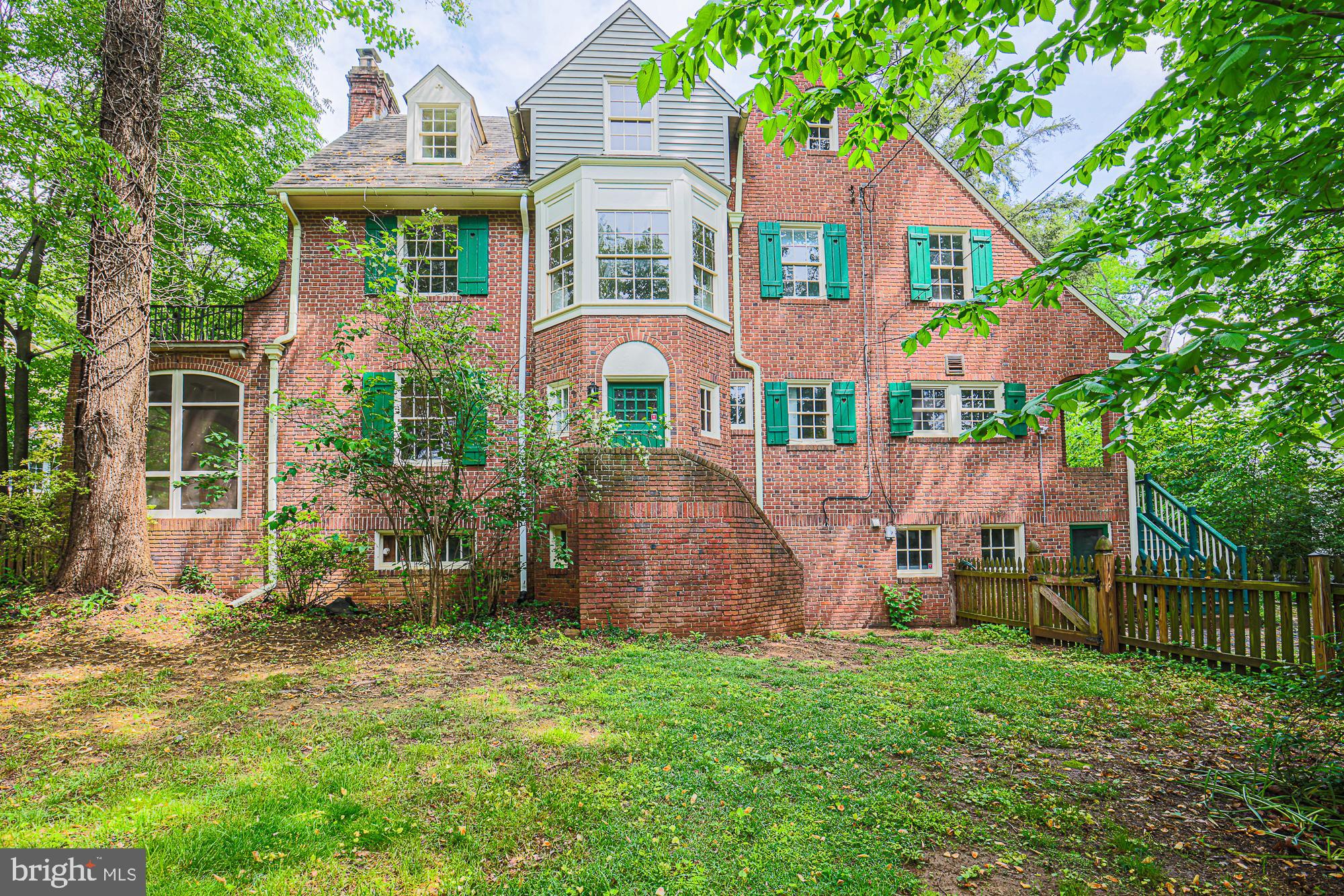 502 Woodside Road Baltimore, MD 21229 - Photo 2 of 37 Stately view from back