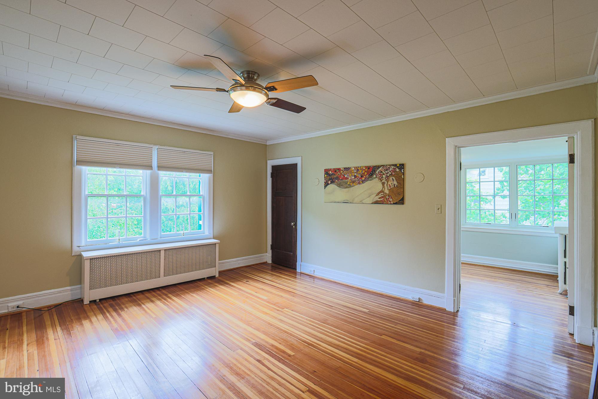 502 Woodside Road Baltimore, MD 21229 - Photo 21 of 37 Master bedroom with sitting/office area