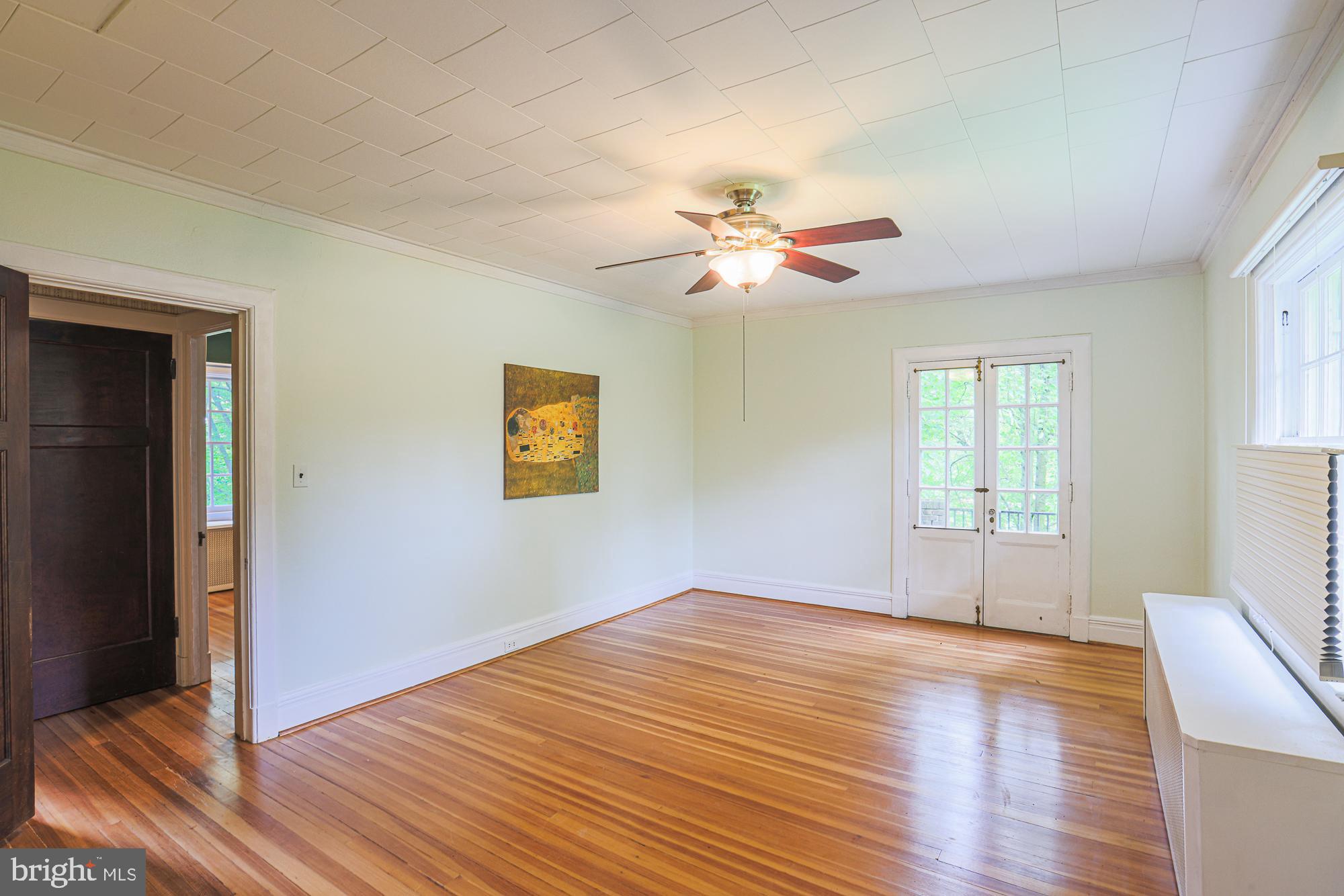 502 Woodside Road Baltimore, MD 21229 - Photo 25 of 37 2nd bedroom 2nd floor