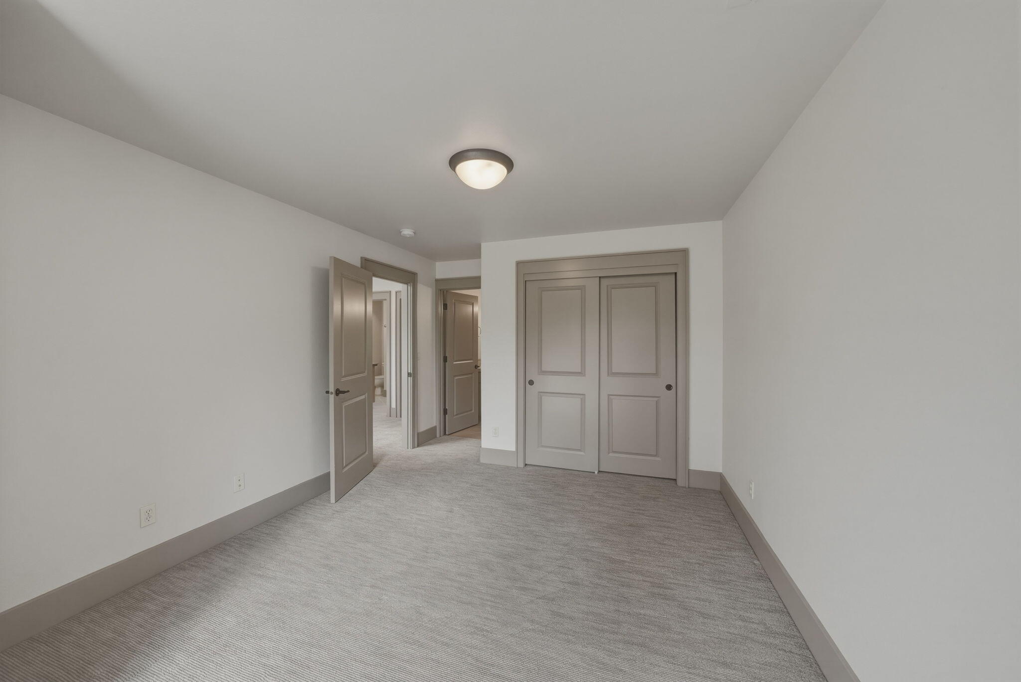 240 Northwest Skyliner Summit Loop Bend, OR 97703 - Photo 66 of 77 JUNIOR SUITE #4