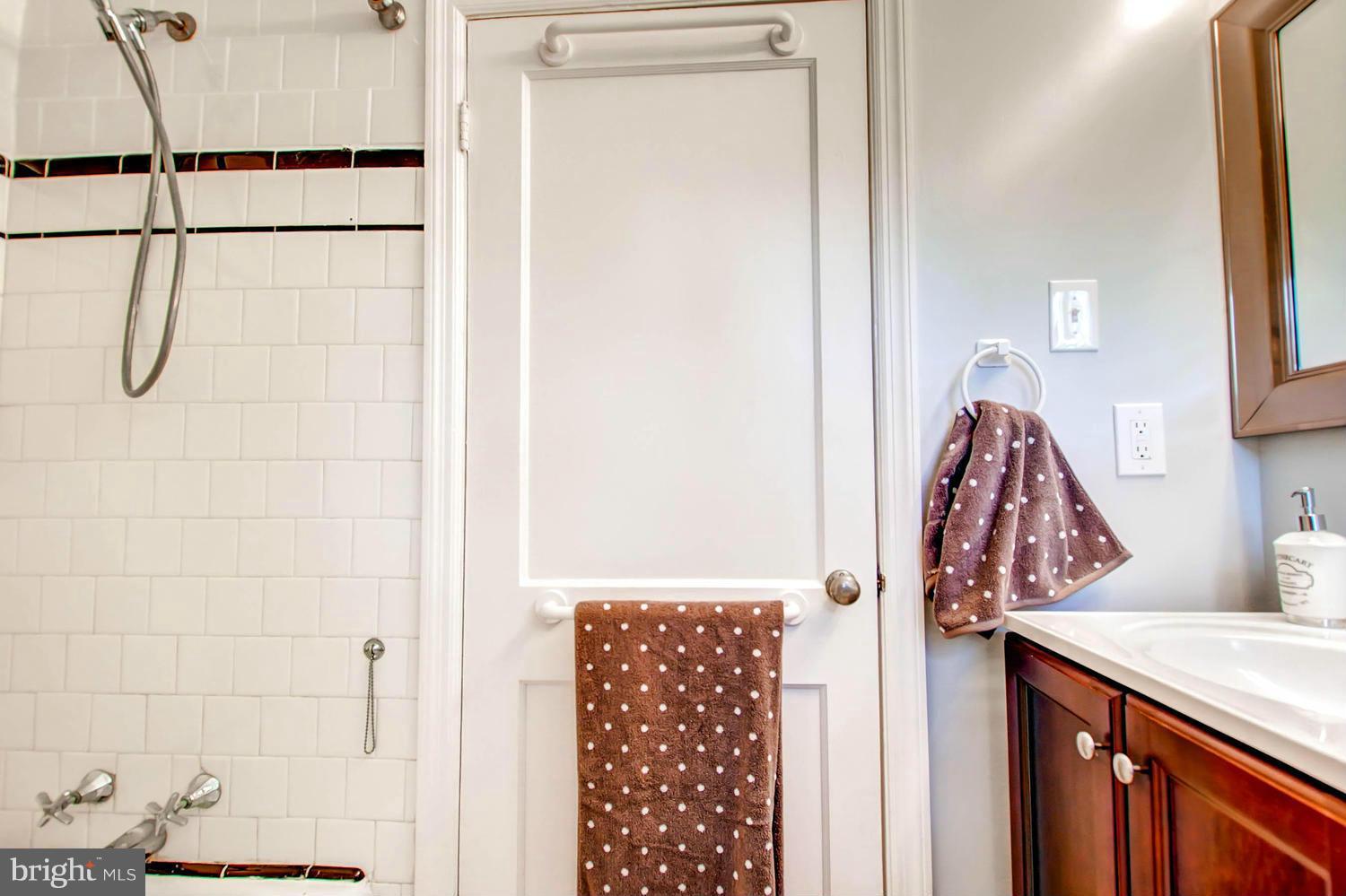 609 Cylburn Road Baltimore, MD 21208 - Photo 13 of 30 a view of bathroom