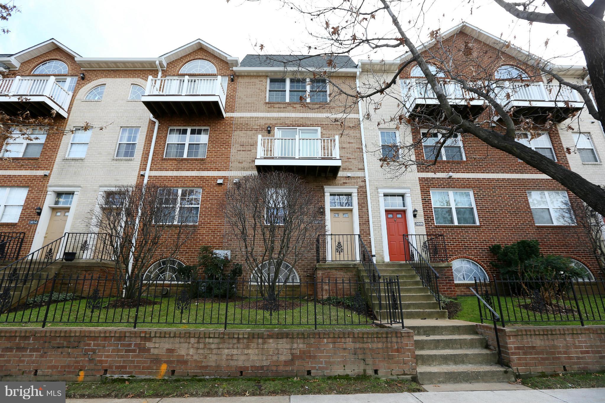 3010 South Glebe Road Arlington, VA 22206 - Photo 1 of 20 Fantastic Four Level Townhouse