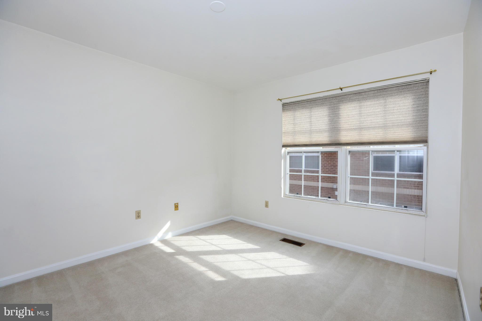 3010 South Glebe Road Arlington, VA 22206 - Photo 13 of 20 Third bedroom