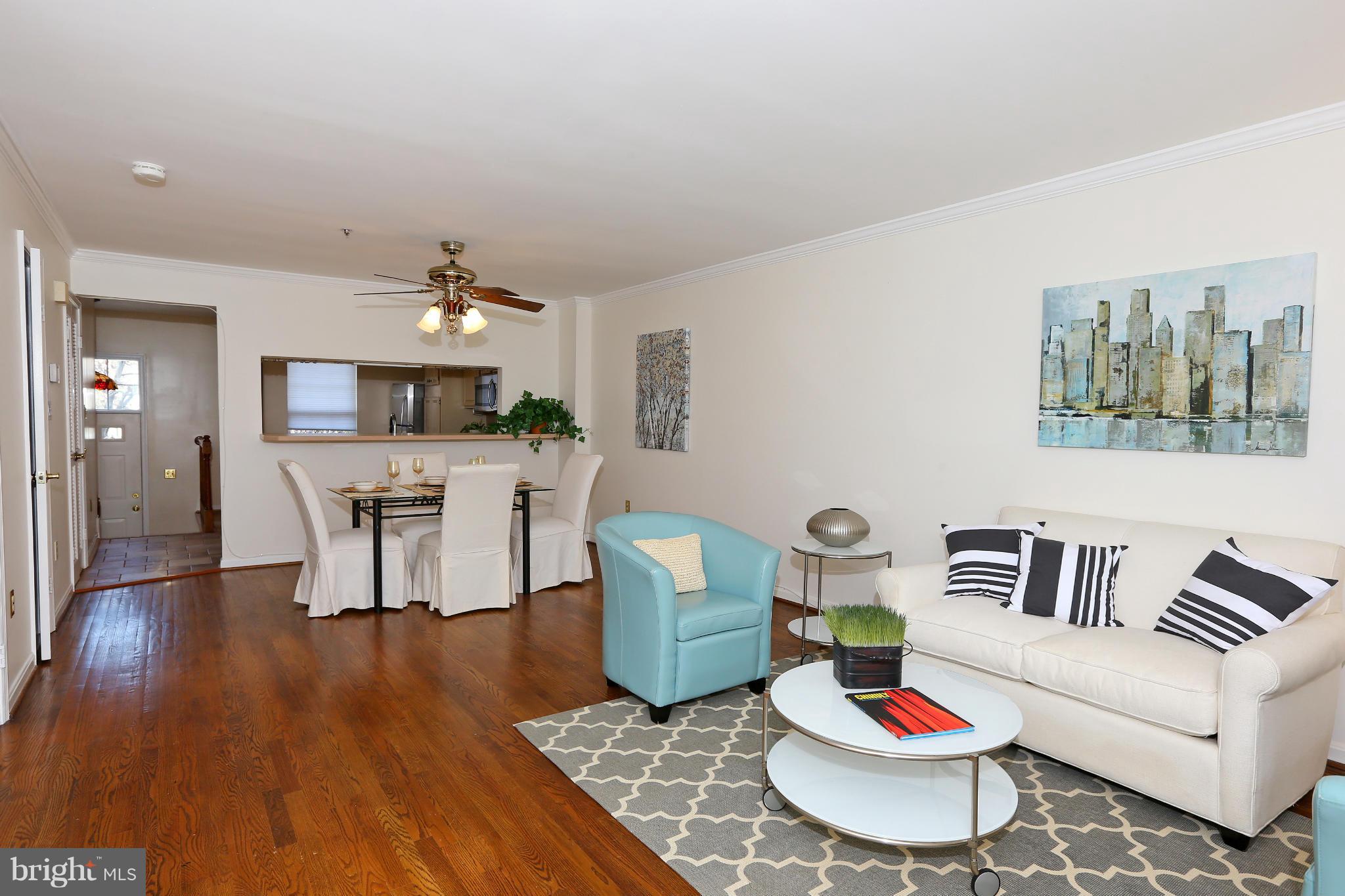 3010 South Glebe Road Arlington, VA 22206 - Photo 5 of 20 Spacious dining & living rooms