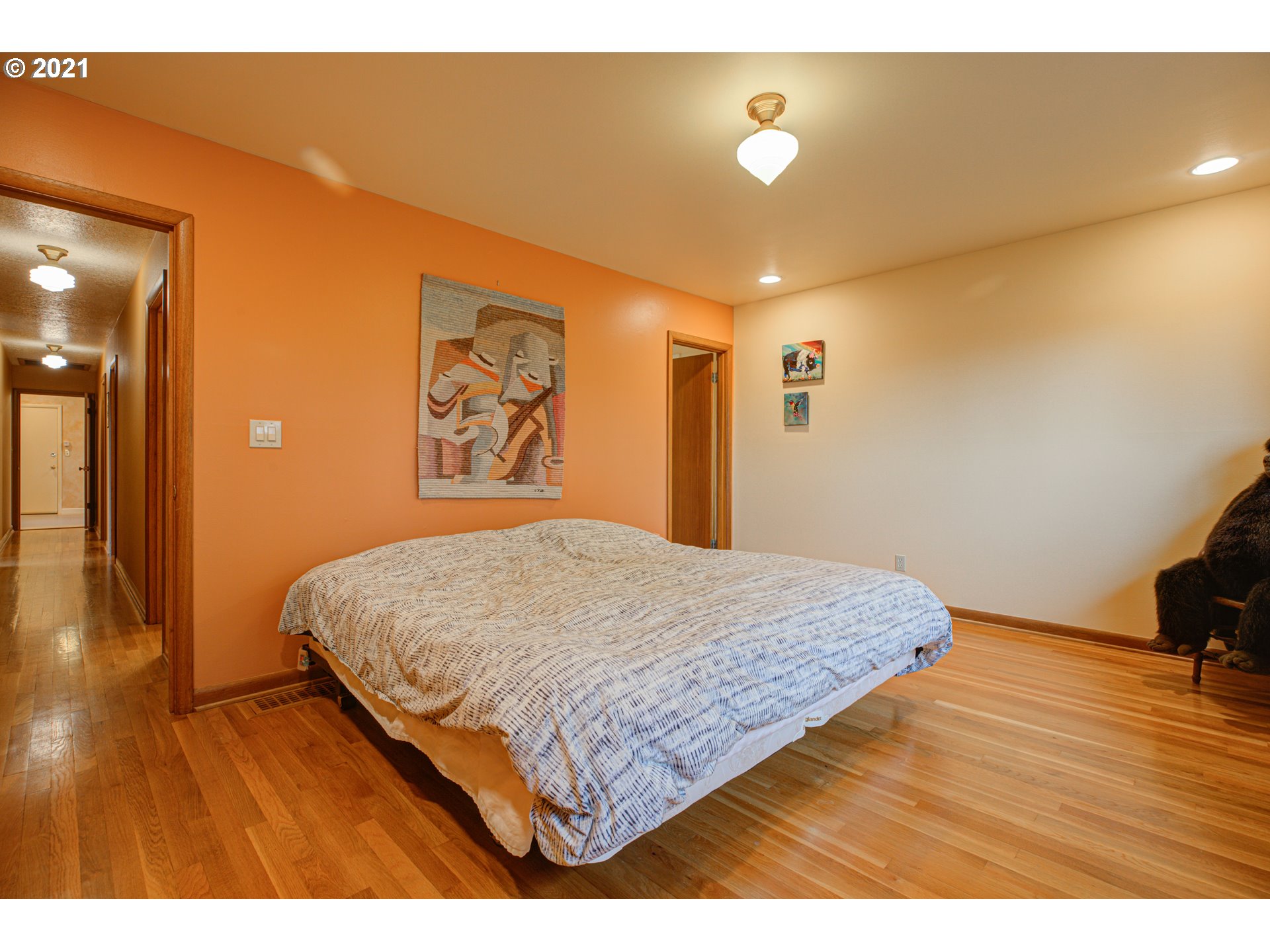 3766 Southwest Jerald Way Portland, OR 97221 - Photo 13 of 31