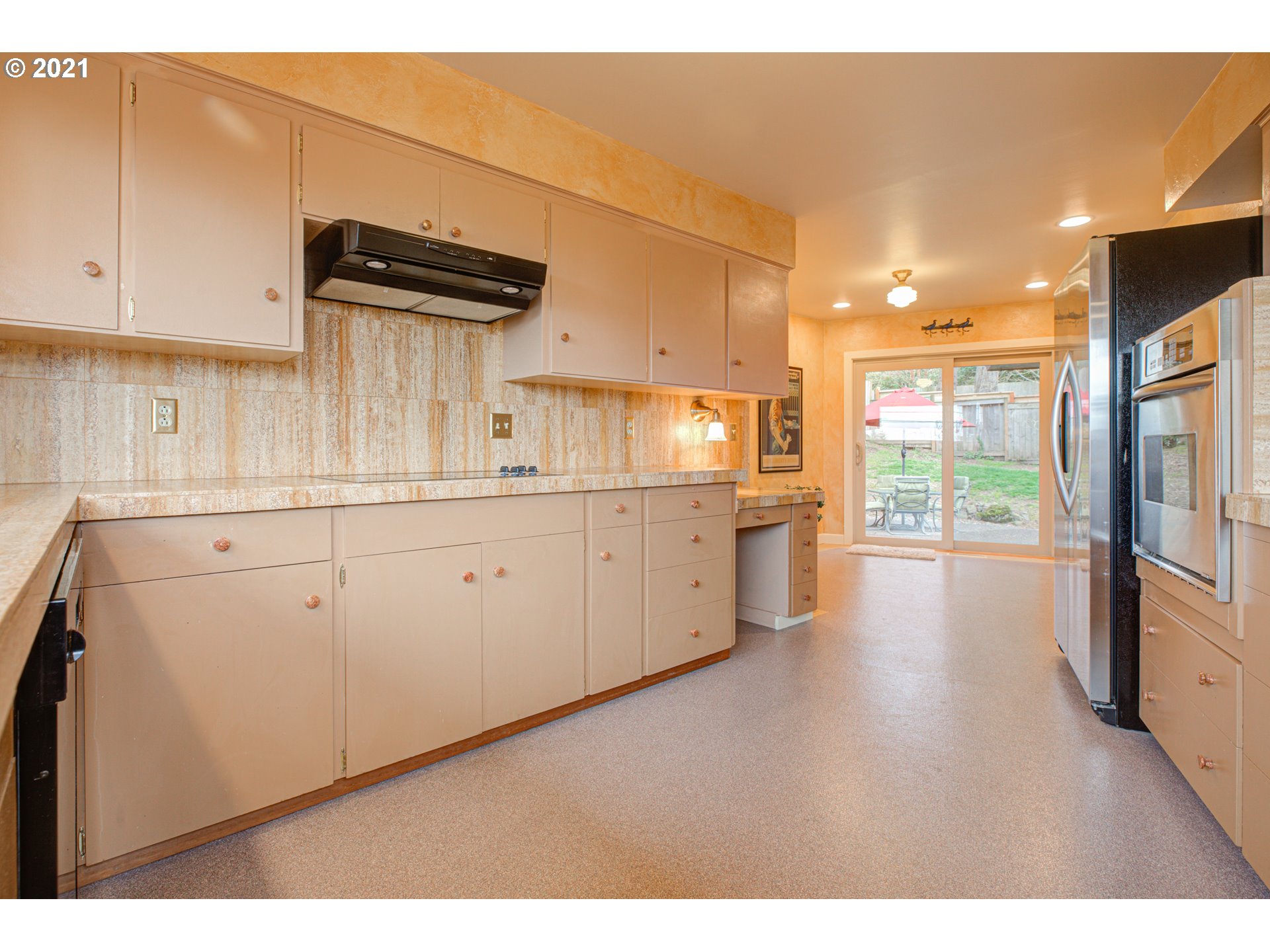 3766 Southwest Jerald Way Portland, OR 97221 - Photo 7 of 31