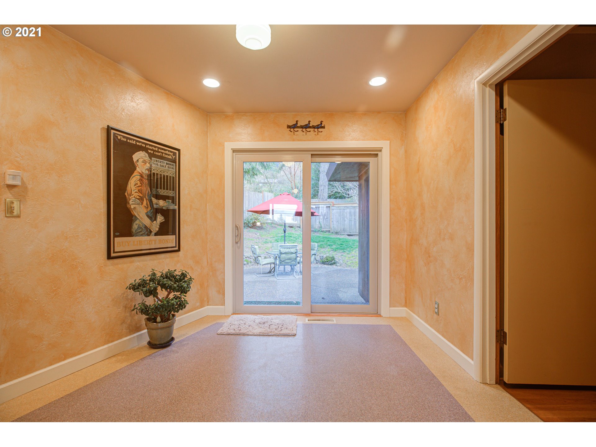 3766 Southwest Jerald Way Portland, OR 97221 - Photo 10 of 31