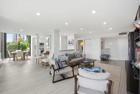 $825,000 | 7768 Lakeside Boulevard, Unit 515, Boca Raton, FL 33434
