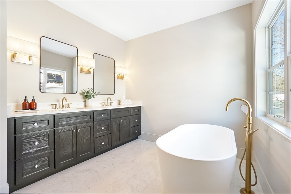 18 Ina Road Needham, MA 02492 - Photo 21 of 41