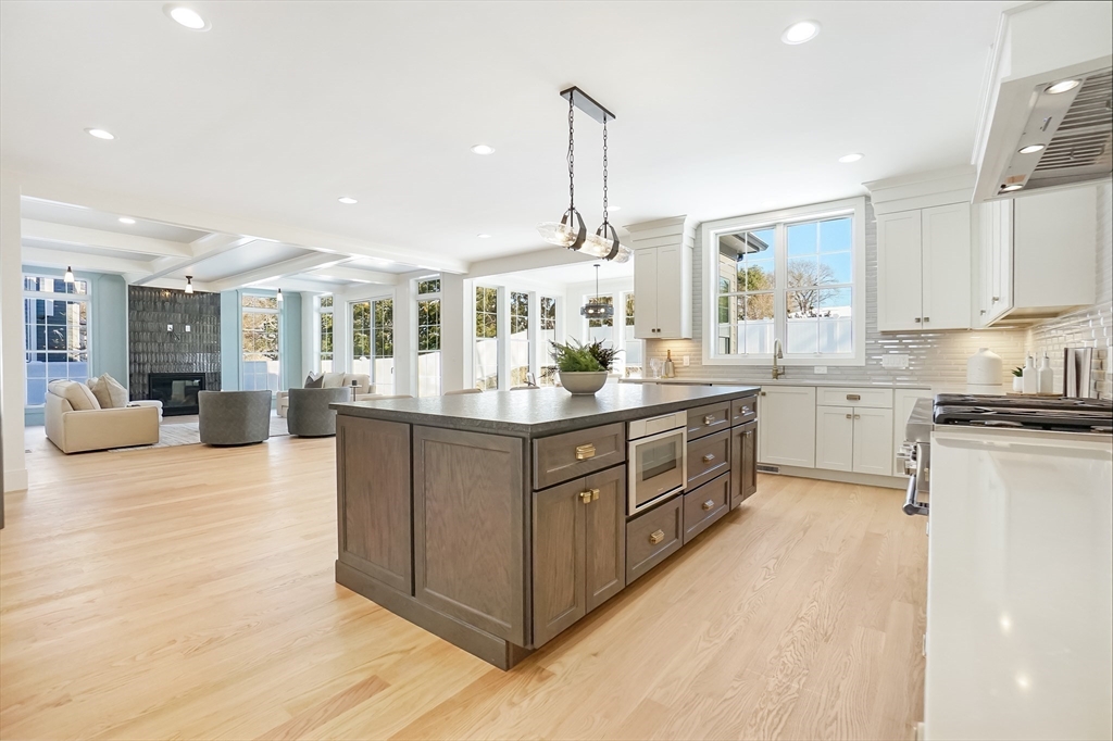 18 Ina Road Needham, MA 02492 - Photo 4 of 41