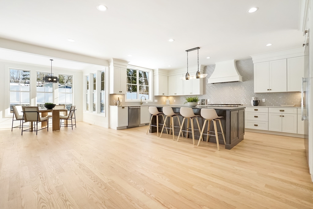 18 Ina Road Needham, MA 02492 - Photo 5 of 41