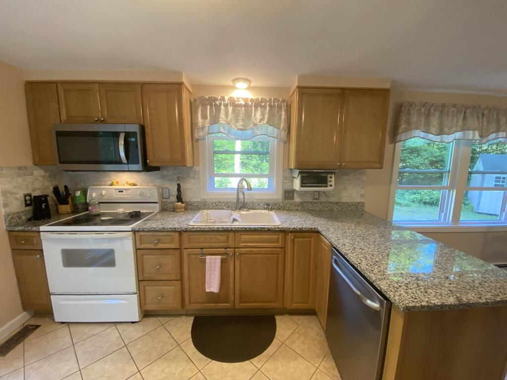 165 Blake Road Standish, ME 04084 - Photo 7 of 27 148913A1-5779-4695-B424-8B02A38752E6_1_1