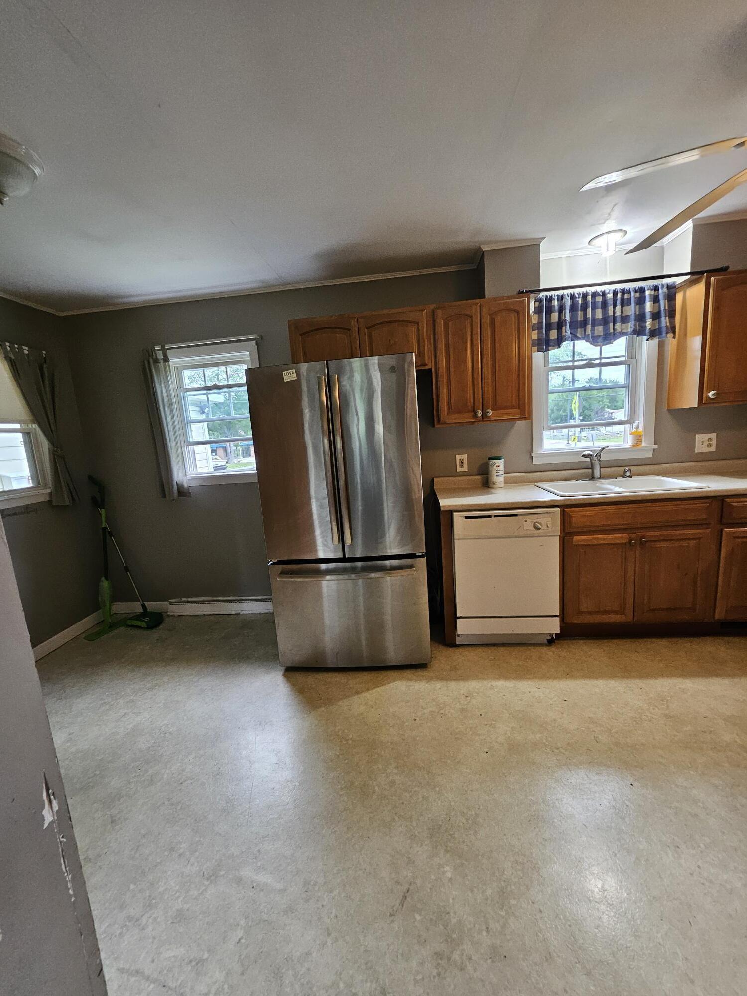 200 Davis Road Bangor, ME 04401 - Photo 5 of 31 Kitchen3