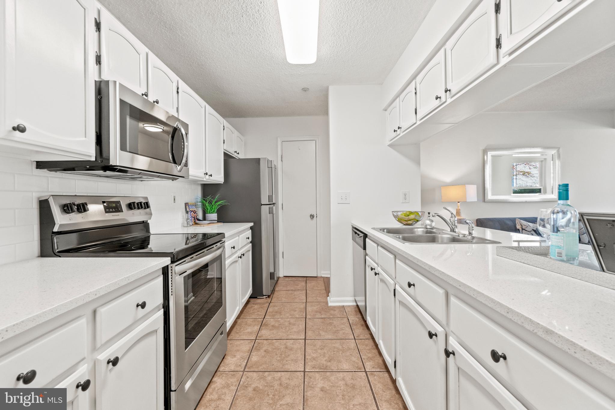 2601 Camelback Lane, Unit 310 Silver Spring, MD 20906 - Photo 7 of 20 Kitchen