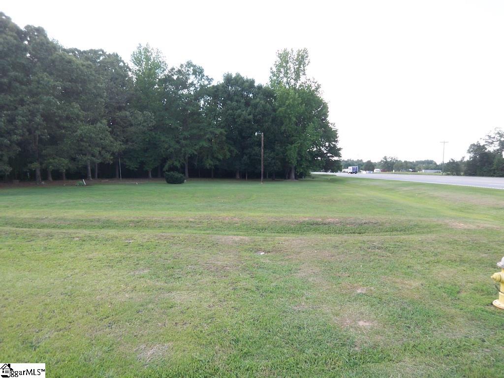 10260 Augusta Road Pelzer, SC 29669 - Photo 4 of 9
