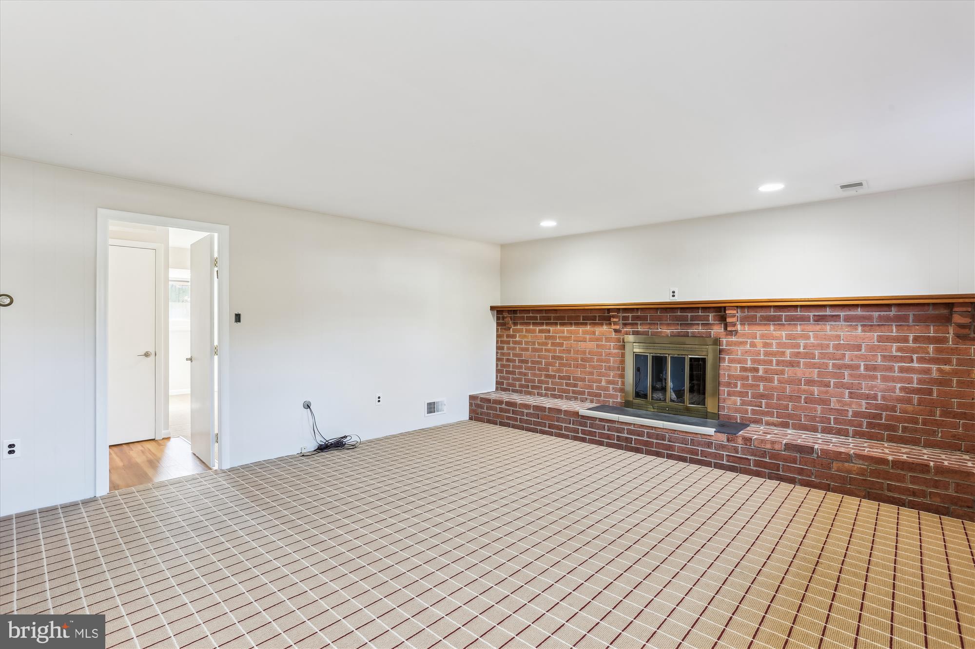 9 Fulham Court Silver Spring, MD 20902 - Photo 32 of 53 a view of empty room with wooden floor