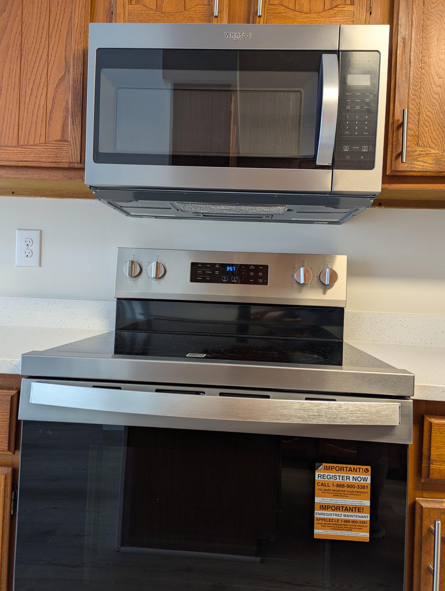 433 Barbados Way Niceville, FL 32578 - Photo 18 of 65 WHIRLPOOL MICROWAVE