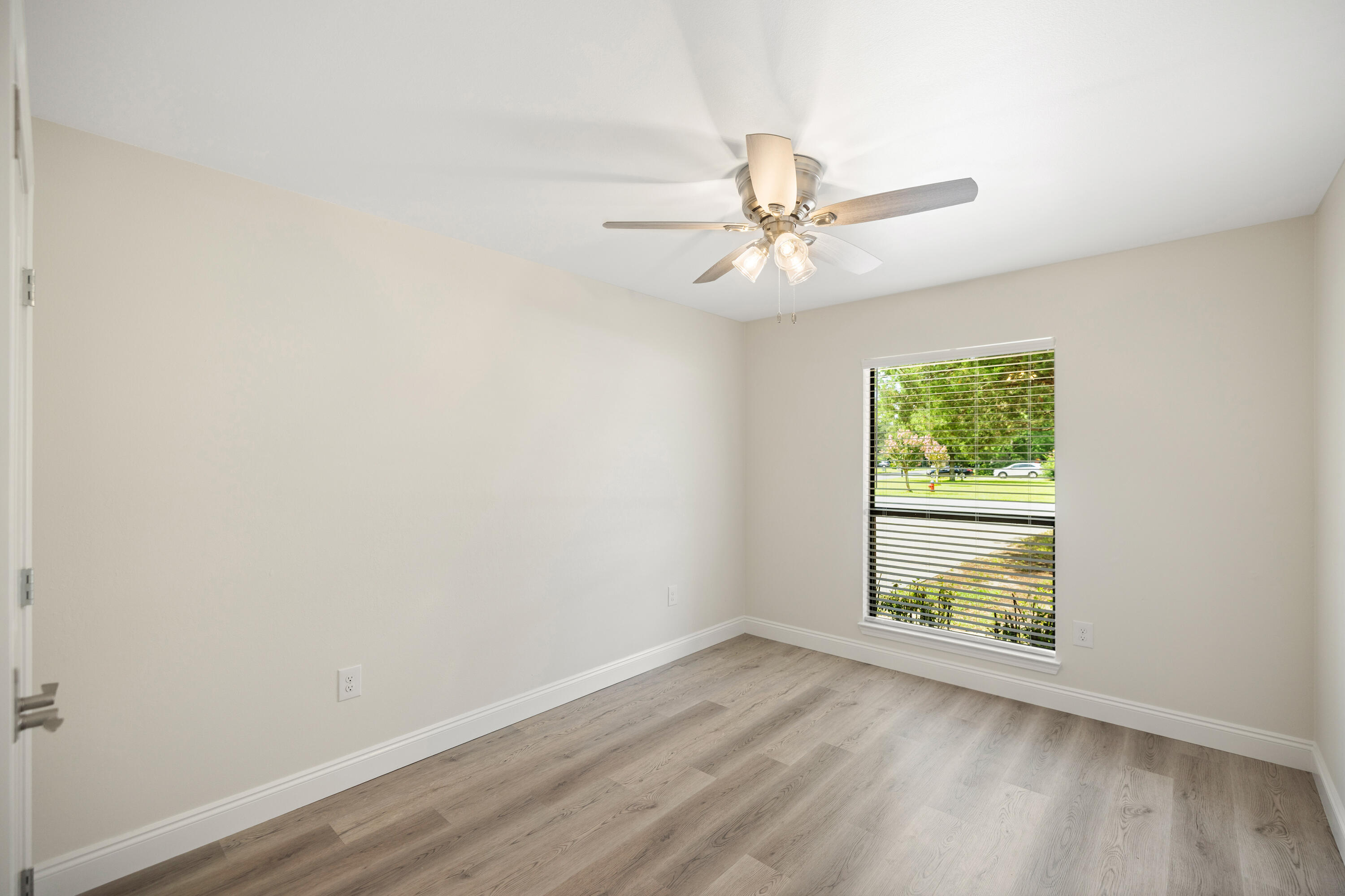 433 Barbados Way Niceville, FL 32578 - Photo 28 of 65 FIRST BEDROOM