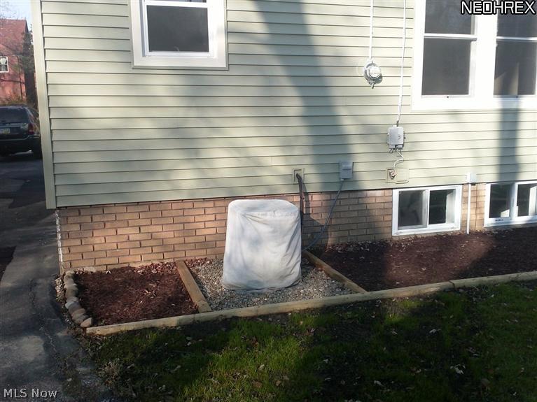 3642 Bainbridge Road Cleveland Heights, OH 44118 - Photo 4 of 25 Attention to detail!! New AC unit