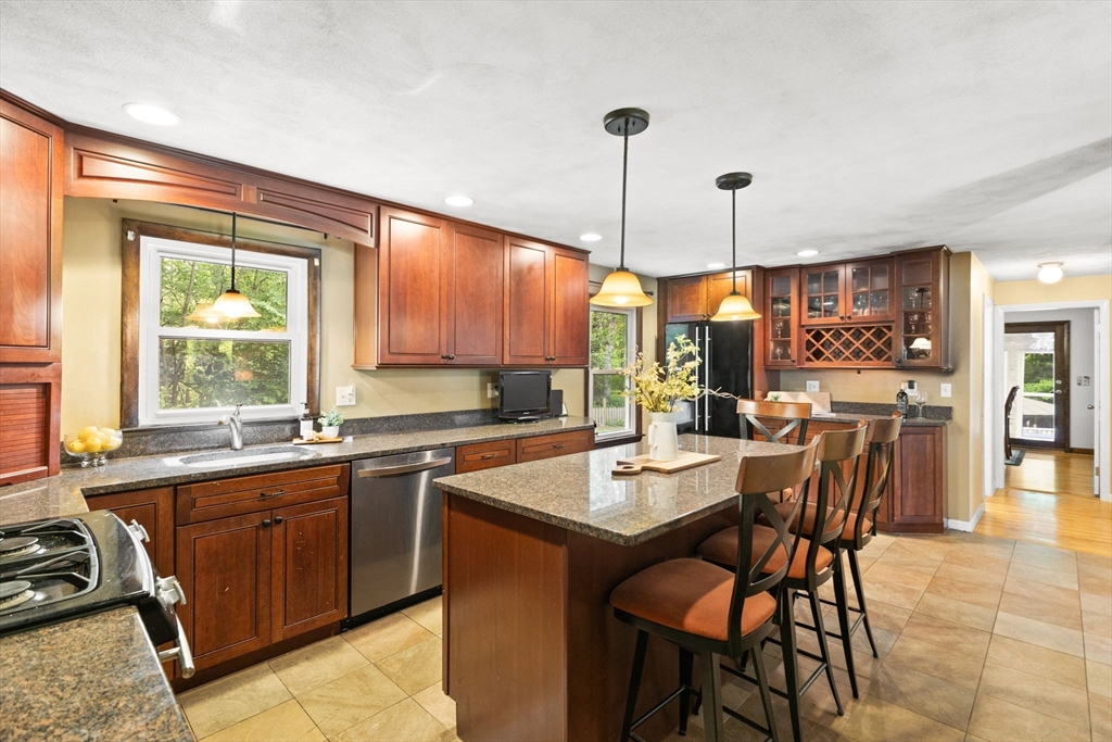 5 R Valeda Road Rehoboth, MA 02769 - Photo 2 of 42 Gallery Image 2