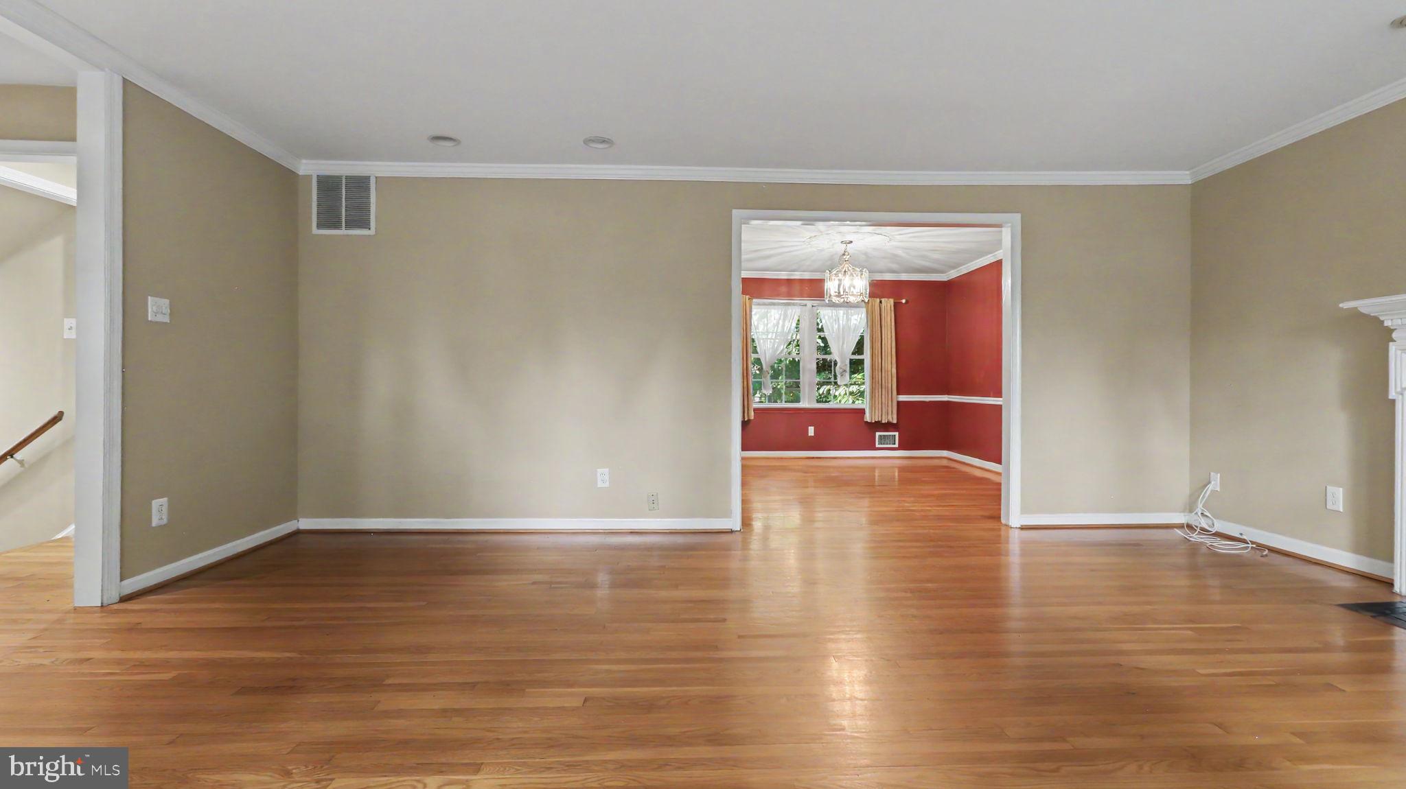 6770 Baron Road McLean, VA 22101 - Photo 80 of 81 Spacious, inviting living area awaits.