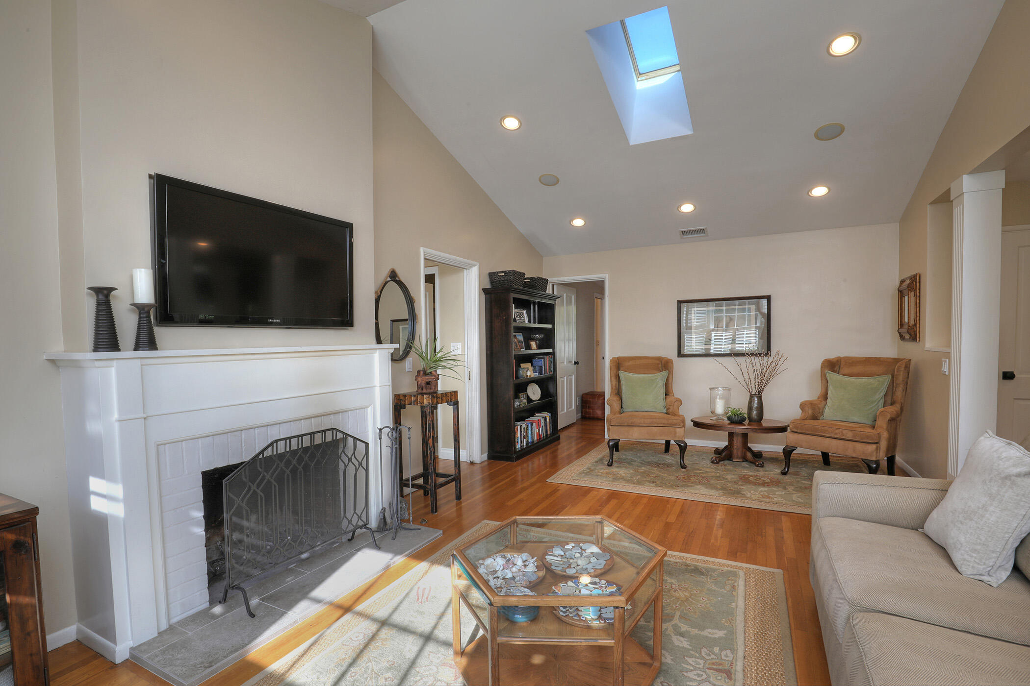 950 Canon Road Santa Barbara, CA 93110 - Photo 8 of 44 Formal Living room
