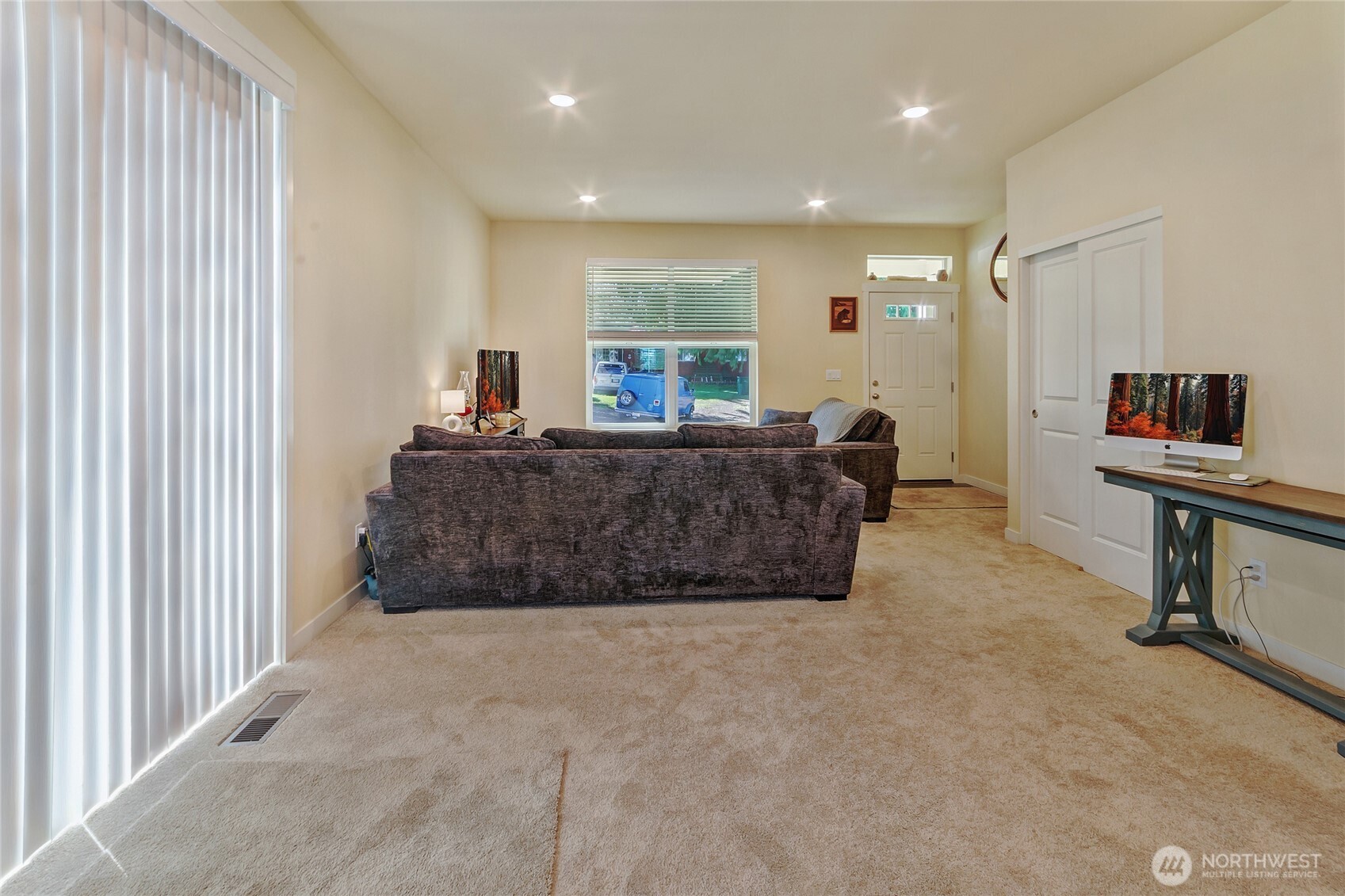 2439 Cedar Street East Port Orchard, WA 98366 - Photo 11 of 40