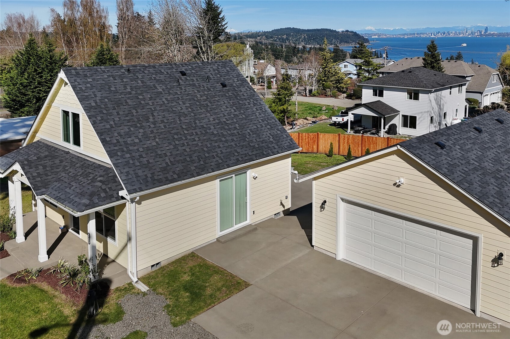 2439 Cedar Street East Port Orchard, WA 98366 - Photo 2 of 40