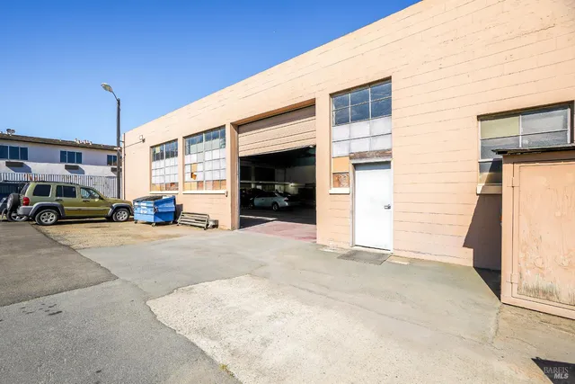 a view of parking area