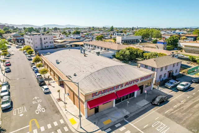 a view of parking area