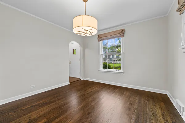 $4,000 | 168 Geneva Avenue, Elmhurst, IL 60126