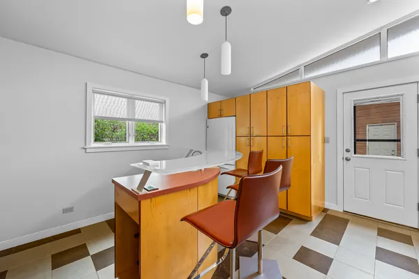 $4,000 | 168 Geneva Avenue, Elmhurst, IL 60126