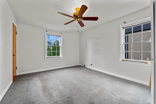 $4,000 | 168 Geneva Avenue, Elmhurst, IL 60126