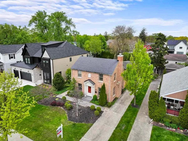 $4,000 | 168 Geneva Avenue, Elmhurst, IL 60126