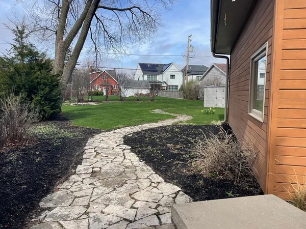 $4,000 | 168 Geneva Avenue, Elmhurst, IL 60126