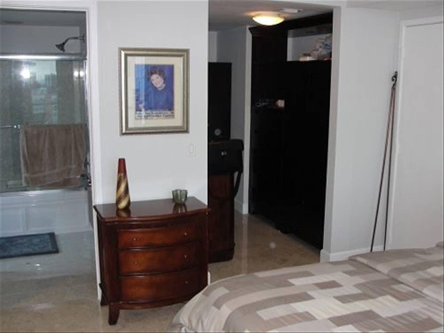 185 Southwest 7th Street, Unit 1802 Miami, FL 33130 - Photo 8 of 39 16051844-8