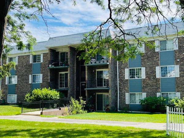 $1,750 | 1511 North Windsor Drive, Unit 206, Arlington Heights, IL 60004
