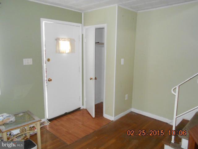 277 Southeastern Terrace Baltimore, MD 21221 - Photo 3 of 8 Interior (General)