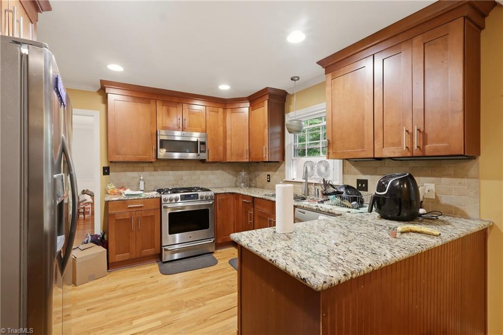 1056 Cantering Road High Point, NC 27262 - Photo 8 of 33