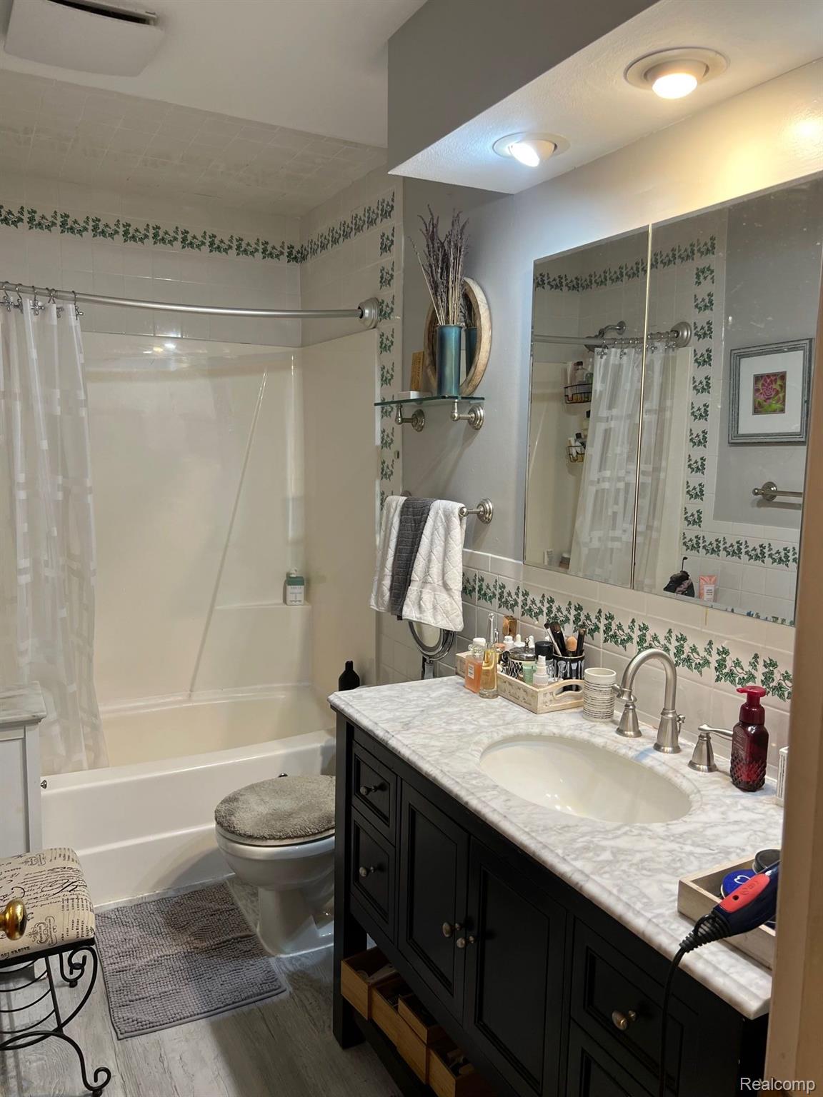 2684 Mohawk Lane Rochester, MI 48306 - Photo 18 of 33 Gallery Image 18