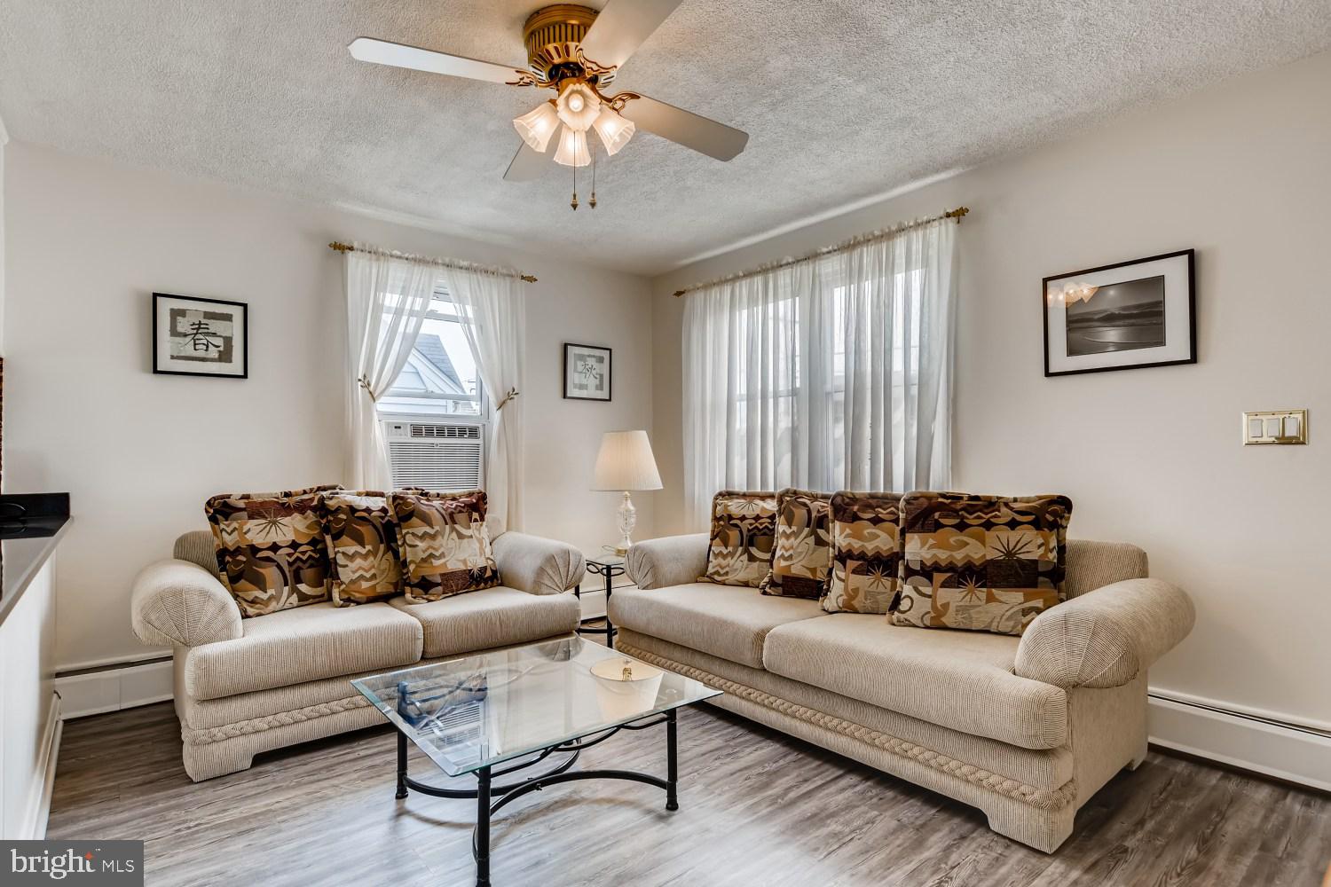 8354 Old Philadelphia Road Baltimore, MD 21237 - Photo 3 of 28 Living Romm